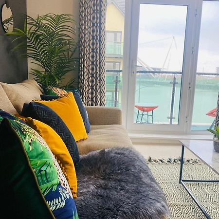 Luxury 2 Bedroom Waterfront Apartment With Balcony Newport (Gwent) Exterior foto